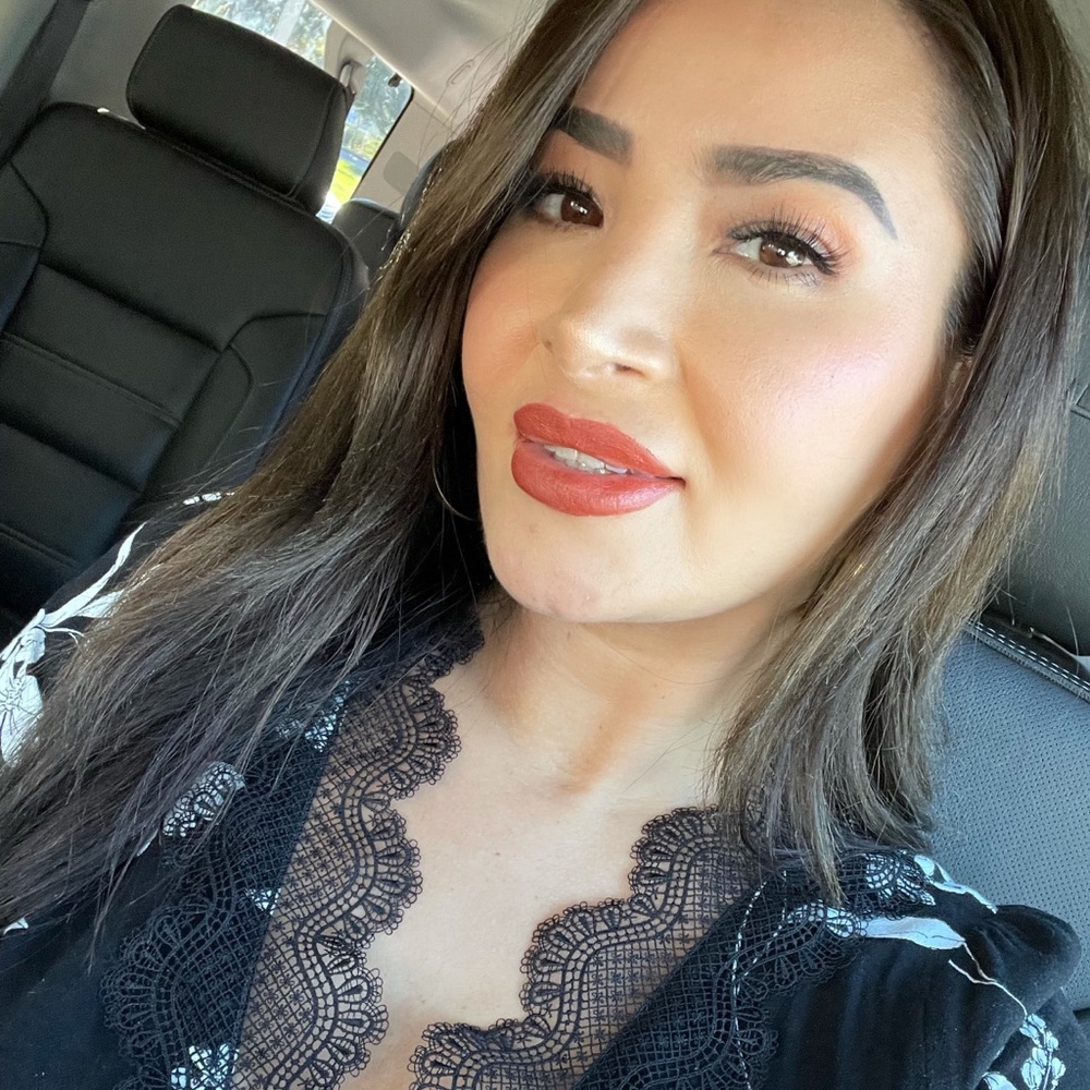 Meet your Posher, Yurel